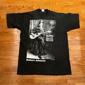 Vintage 1991 Robert Johnson single stitch t shirt made in USA adult size large